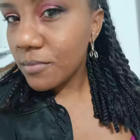 Retro Scissor Stud Earrings – Edgy Statement Jewelry - Picture 13 of 14